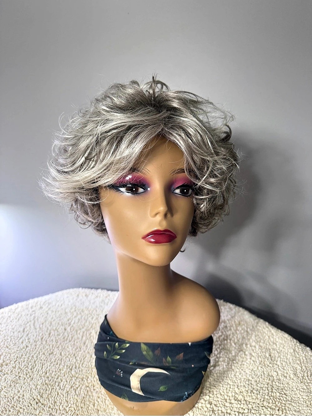 Paula Young Whisperlite Nora Wig
Color Silvery Moon SF 51/60A